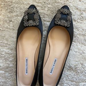 Brand new manolo hangisi crystal buckle flats